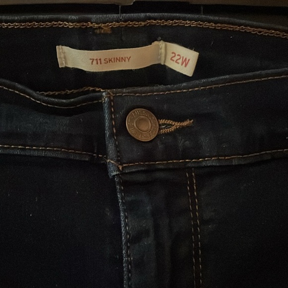 EUC size 22w Levi’s skinny jeans - Picture 2 of 4